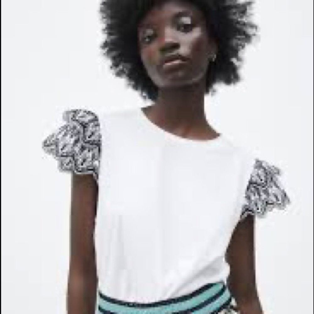 NWT/ Zara T-Shirts | Embroidered Sleeve Shirt White and Black. Size M